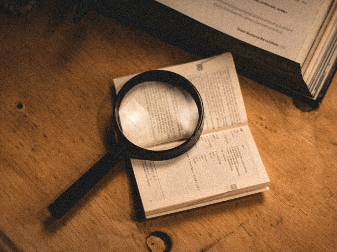 store detective investigating