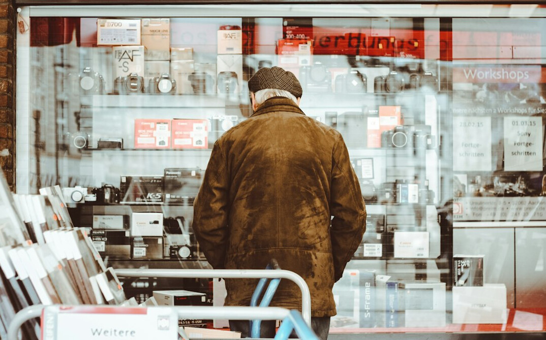 retail store detective watching